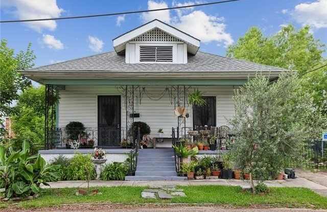 2406 ST ROCH Avenue photos photos