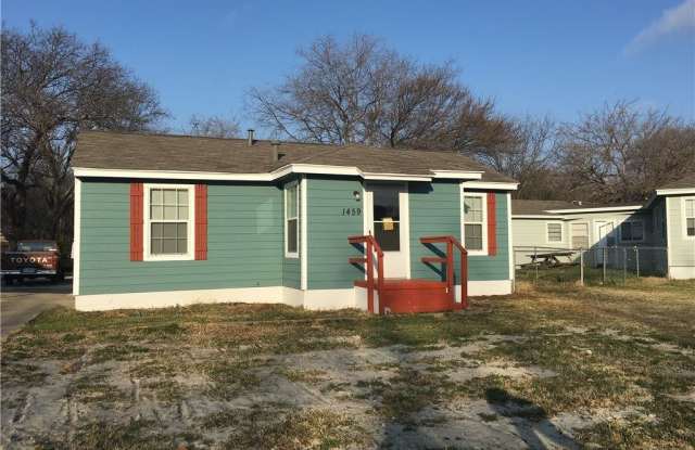1459 Long Avenue - 1459 Long Avenue, River Oaks, TX 76114