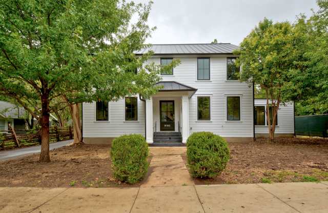 1110 W 22 1/2 St photos photos