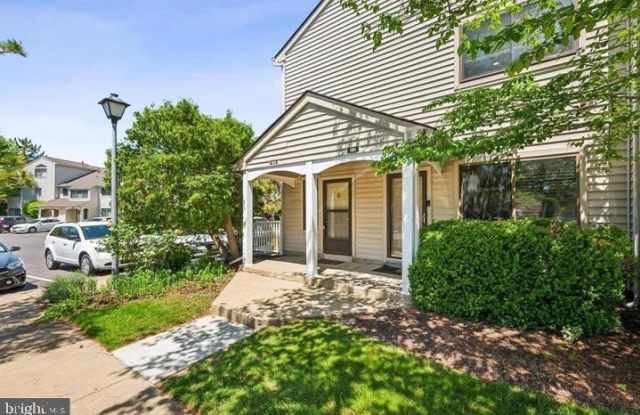 502 GREGORYS Way photos photos