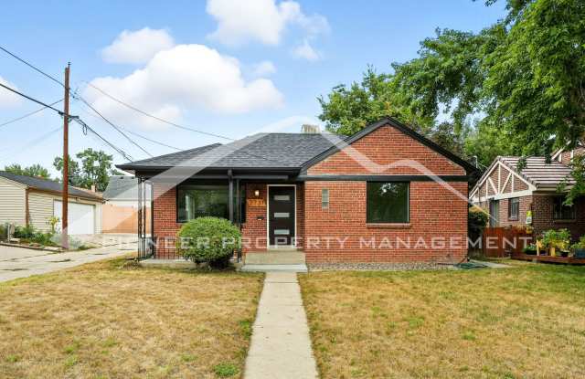 Gorgeous Home with Washer/Dryer and 2-Car Garage photos photos