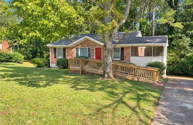 1438 Midlawn Drive Gallery 1