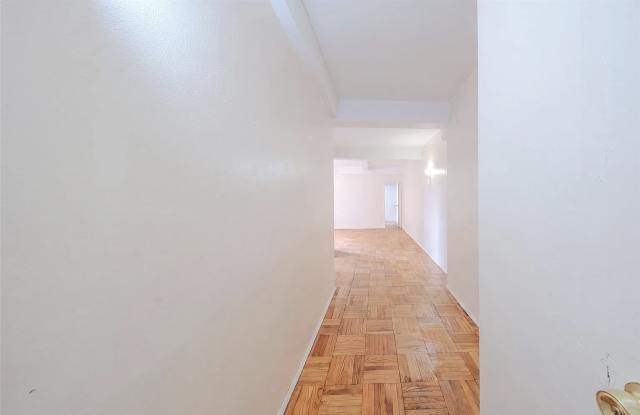 1501 Metropolitan Ave Apt 10A Gallery 1