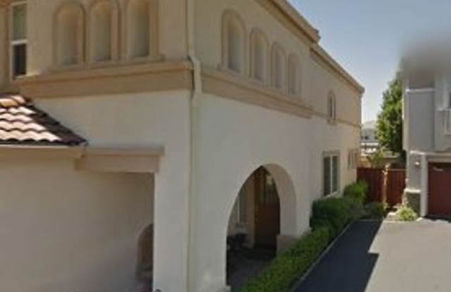 Perfect Commuter Location!  EV Charger too! Gallery 1