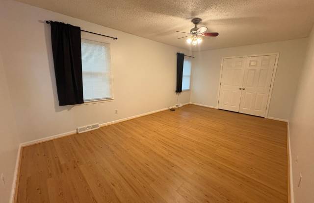 Beautiful townhouse off Cottontown Road Gallery 1