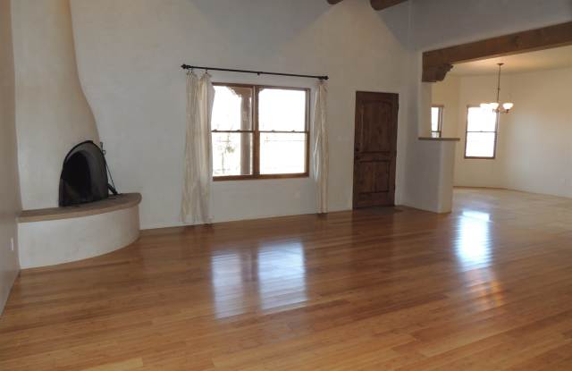 85 Bosquecillo Gallery 2
