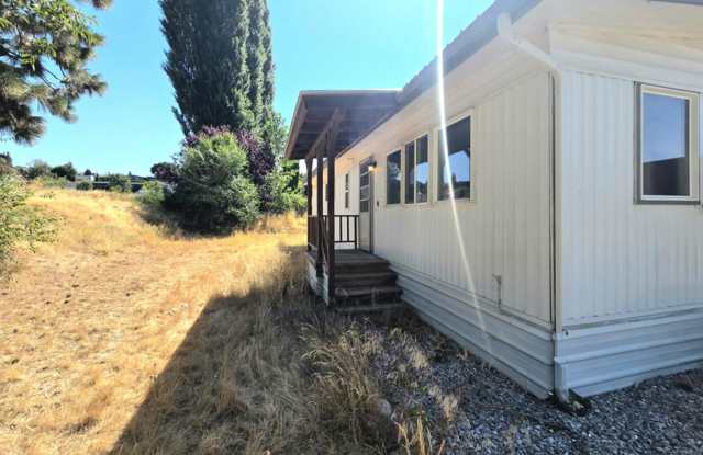 Cute 2-Bedroom & 2-Bathroom Single Family Home for Rent! photos photos