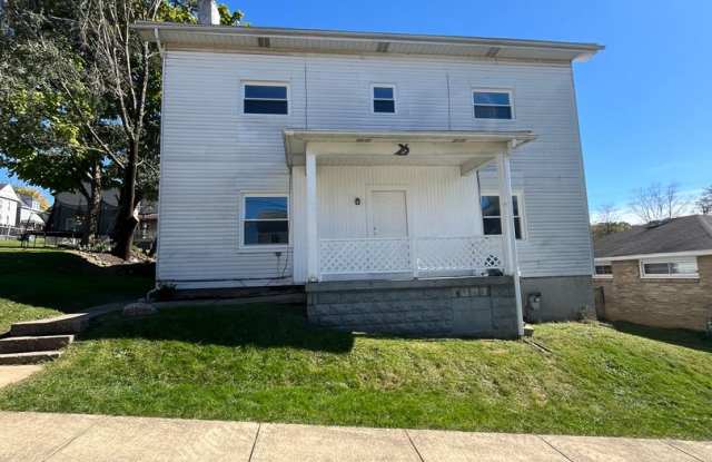 Updated 4BR/2BA Home for Rent – Large Backyard & Ample Living Space Gallery 1