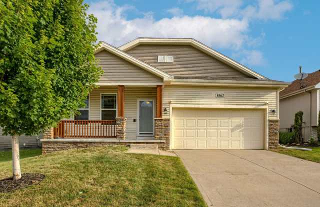 Spacious 4-Bedroom Near Lake Cunningham photos photos