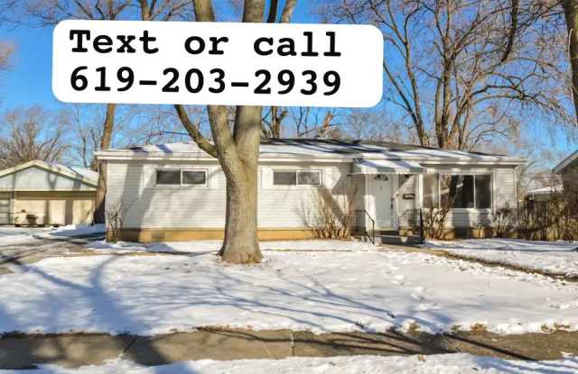 712 W James St, photos photos