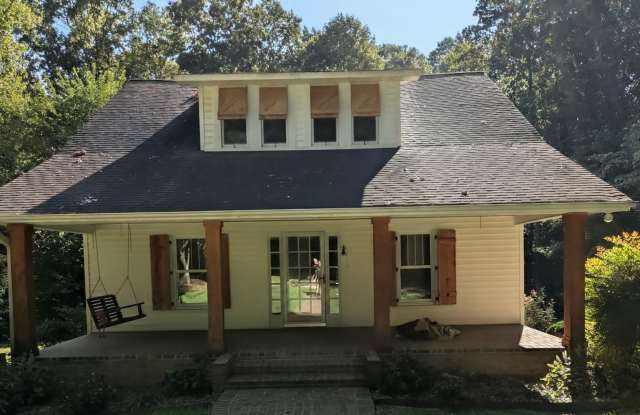 1540 Yadkinville Road Gallery 3