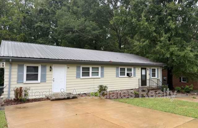 1102 Uwharrie St Gallery 1