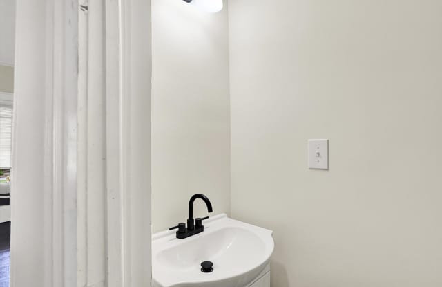 626 North Riley Avenue photos photos