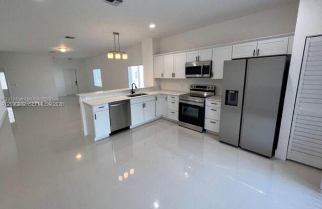216 NW 9th Street, Hallandale Beach, FL 33009 Gallery 3