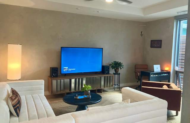 Charming 1BR Condo in Denver Gallery 3