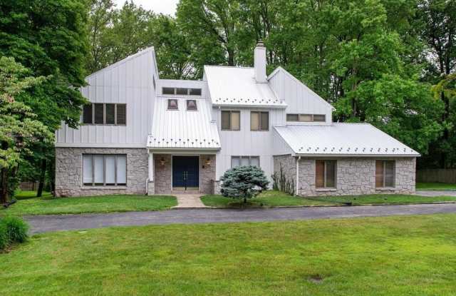 880 ROSCOMMON ROAD photos photos