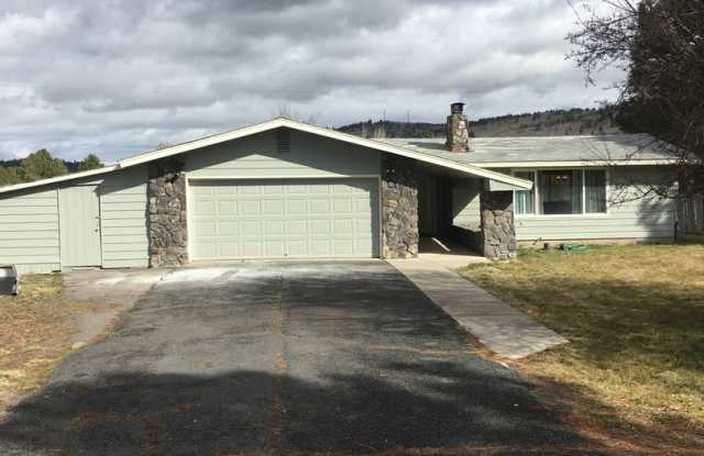 3 bedroom 2 bathroom house - Stewart Lennox - 5234 Primrose Lane, Klamath County, OR 97601
