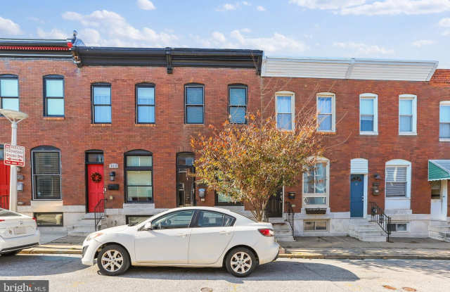 212 ROBINSON Street S photos photos