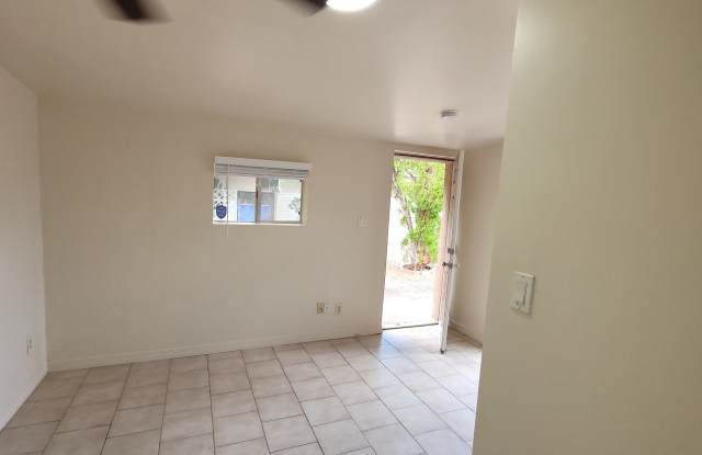 3139 East Glenrosa Avenue - 2 Gallery 4
