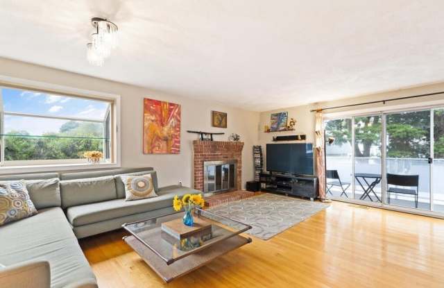 13 Circuit Lane - 1 photos photos