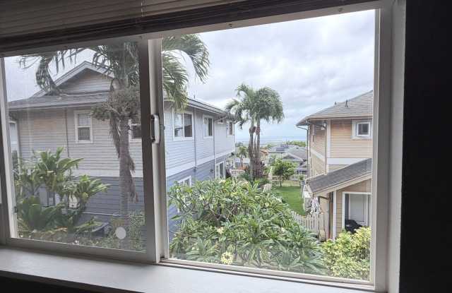 3 bedroom 2 bathroom with garage in Seascape at Makakilo Gallery 3