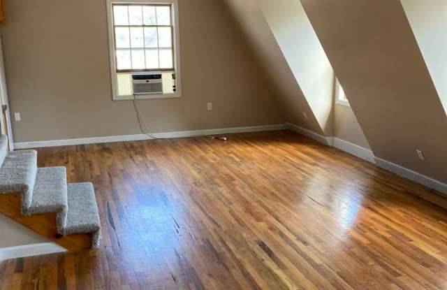 Spacious 2 Bedroom - 948 U.S. Route 1, Portsmouth, NH 03801