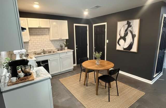 784 Hilton Street Gallery 3