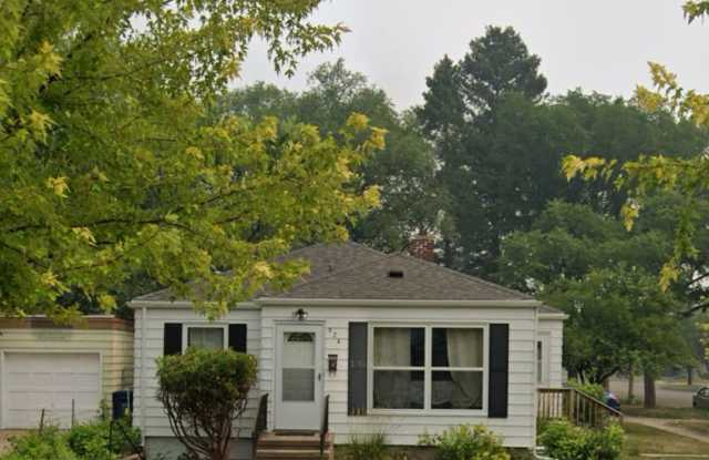 South Moorhead -4 bedroom 2 Bathroom - photos photos