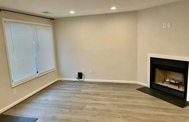 9423 COLLETTE Way Gallery 2