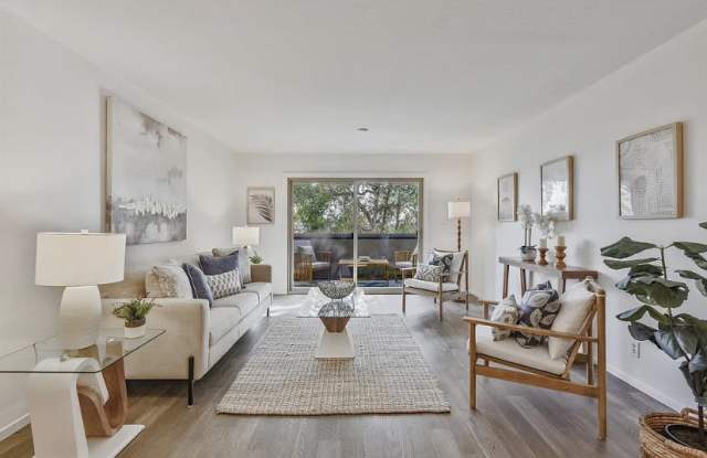 955 Shorepoint Ct Apt 216 photos photos