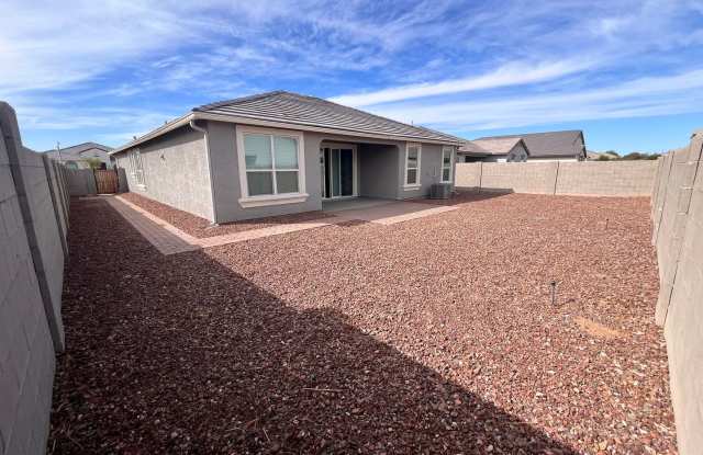 2 Weeks Free Rent! 4 Bed / 3 Bath Home in Rancho Mirage – $1,895/Month  37824 W Santa Clara Ave, Maricopa, AZ 85138 Gallery 1