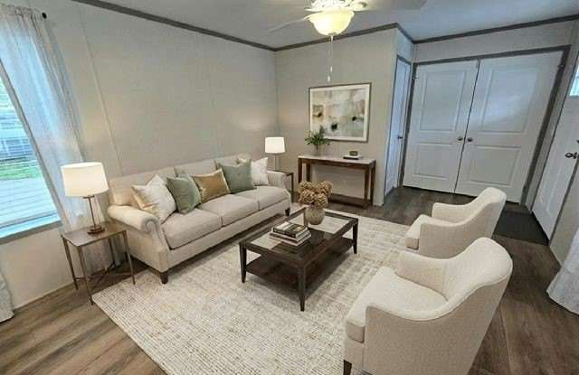 121 lynn Gallery 4