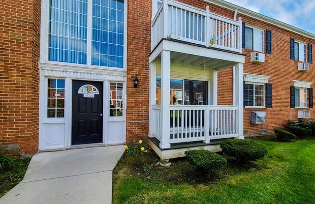 2420 PARMENTER Boulevard - 2420 Parmenter Boulevard, Royal Oak, MI 48073