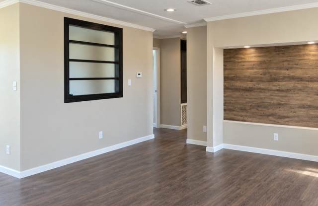 3/2 Bright Modern Home on Quiet Cul‑de‑Sac with Pond, Workshop & Pasture Gallery 4