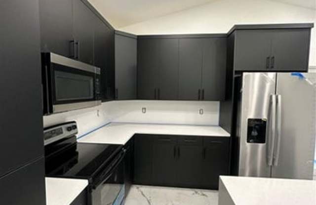705 47TH Street, West Palm Beach, FL 33407 - 2945 Gallery 3