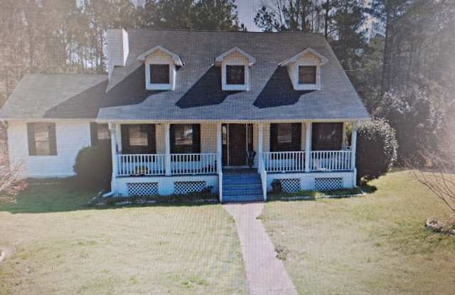 4 bedroom 2 bath in Northport $2,000.00 photos photos