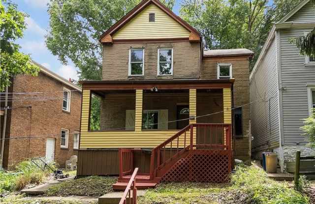106 Carrick Gallery 1