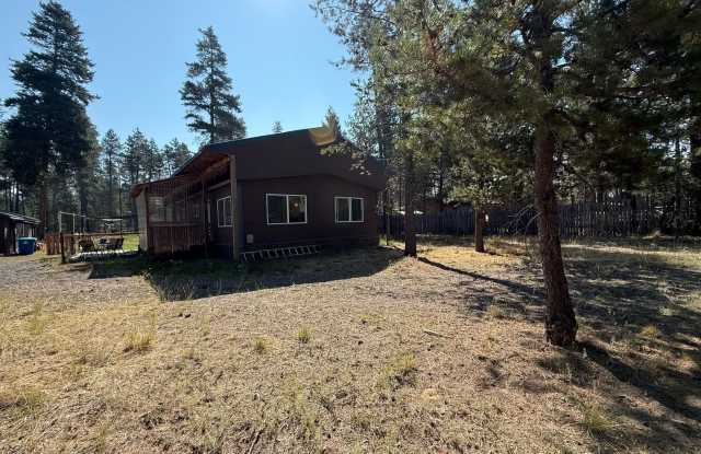 Recently Remodeled 2 Bedroom Home on 1 Acre with Greenhouse, Garden & Chicken Coop photos photos