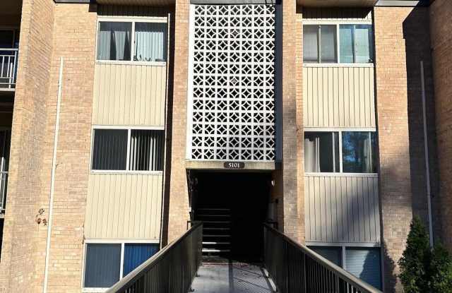 5101 CROSSFIELD Court unit: 11 photos photos