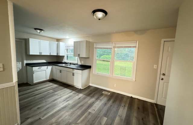 3 Bedrooms, 1.5 Bath Home in South Bend IN. ACCEPTING SECTION 8 - 2122 Frederickson Street, South Bend, IN 46628