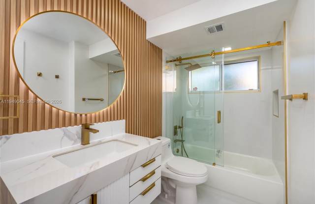 8415 SW 107th Ave - 8415 Southwest 107th Avenue, Kendall, FL 33173