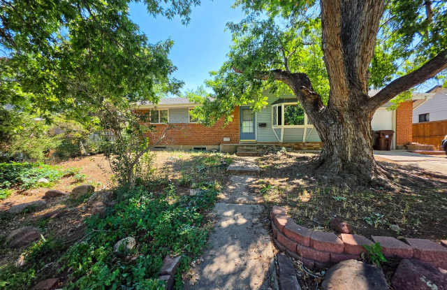 5-Bedroom Home with Finished Basement, Large Backyard & Attached Garage photos photos