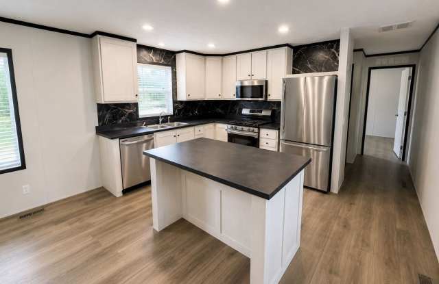 5422 Regay Gallery 1