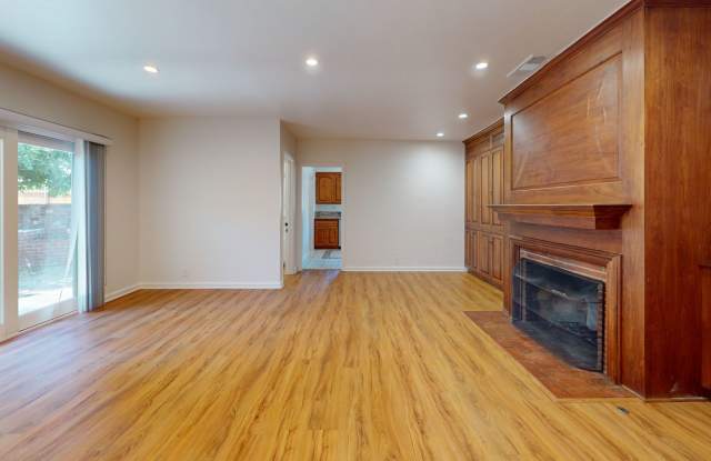 Large Altadena Foothills Home for Rent! 4 Bedrooms, 4 Bathrooms, Washer & Dryer and Central AC, Large yard! Gallery 3