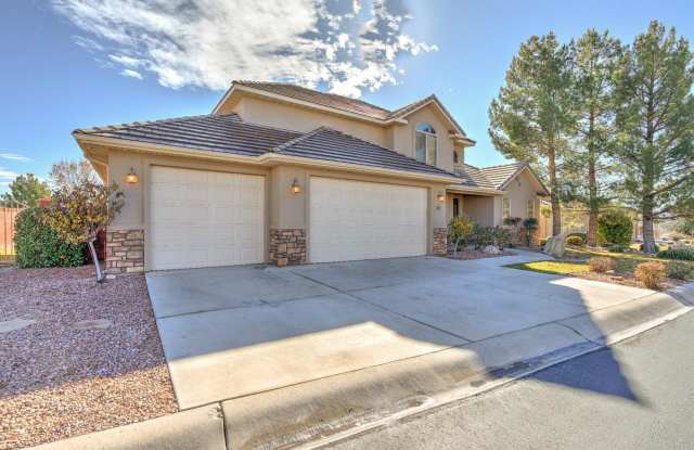 Beautiful St. George Home - Community Pool & All Landscaping Maintenance Included! Gallery 4