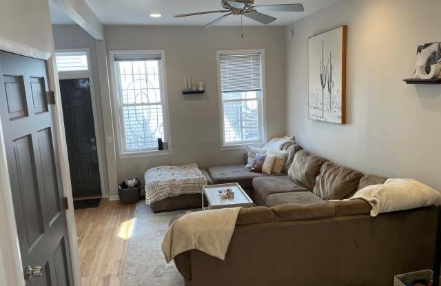 1735 W Crystal St photos photos
