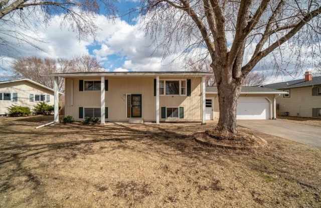 3419 Gerrard Ave photos photos