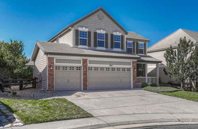 Beautifully updated 4br/3ba home Gallery 1