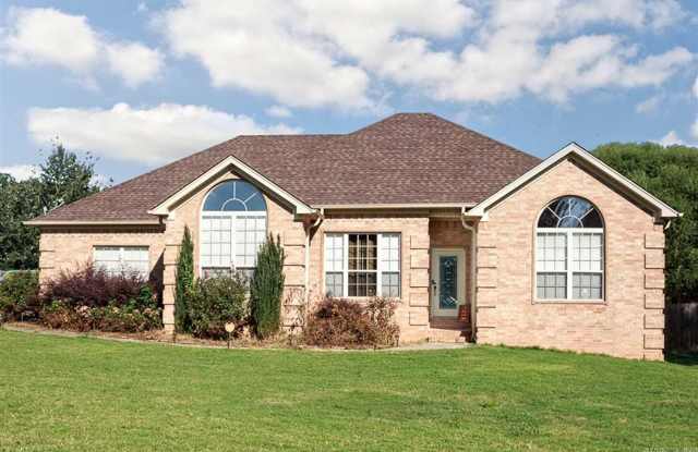 31 W Oak Drive - 31 West Oak Drive, Cabot, AR 72023 31 W Oak Drive - 31 West Oak Drive, Cabot, AR 72023