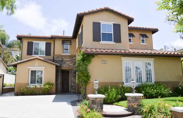 Beautiful 5 bedroom/ 3 Bath Miraleste home with endless upgrades!! photos photos